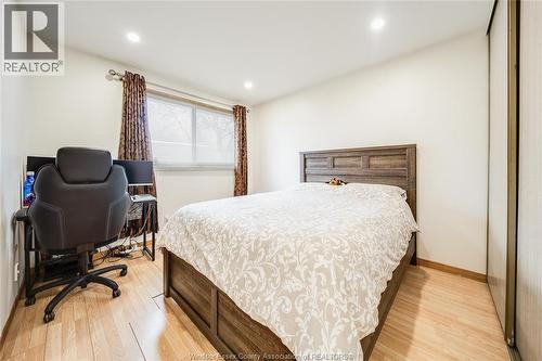 1229 Arncliffe, Windsor, ON - Indoor Photo Showing Bedroom