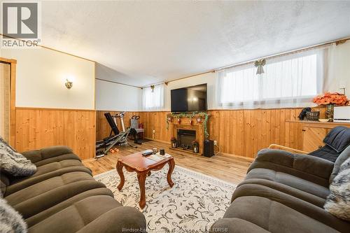 1229 Arncliffe, Windsor, ON - Indoor Photo Showing Living Room With Fireplace