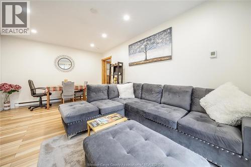 1229 Arncliffe, Windsor, ON - Indoor Photo Showing Living Room