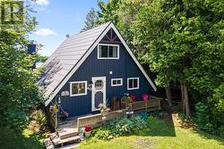 40 ABERDEEN AVENUE Northern Bruce Peninsula, ON N0H 2T0