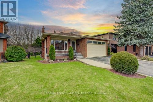 440 PARKRIDGE CRESCENT  Oakville, ON L6M 1B2