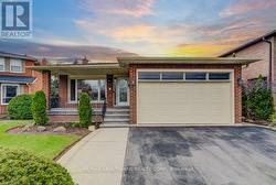 440 PARKRIDGE CRESCENT Oakville, ON L6M 1B2