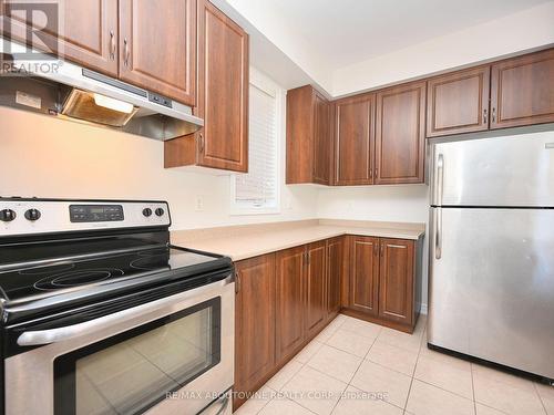 1314 Granrock Crescent, Mississauga, ON - Indoor Photo Showing Kitchen