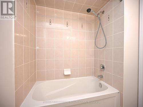 1314 Granrock Crescent, Mississauga, ON - Indoor Photo Showing Bathroom