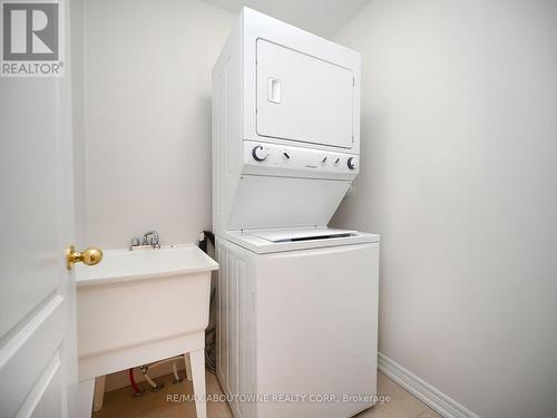 1314 Granrock Crescent, Mississauga, ON - Indoor Photo Showing Laundry Room
