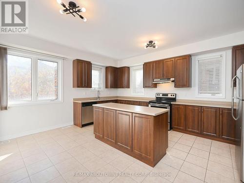 1314 Granrock Crescent, Mississauga, ON - Indoor Photo Showing Kitchen