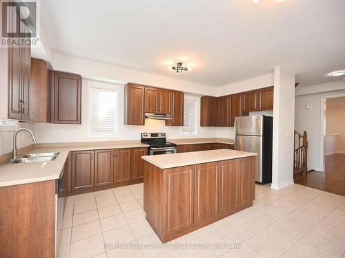 1314 Granrock Crescent, Mississauga, ON - Indoor Photo Showing Kitchen With Double Sink
