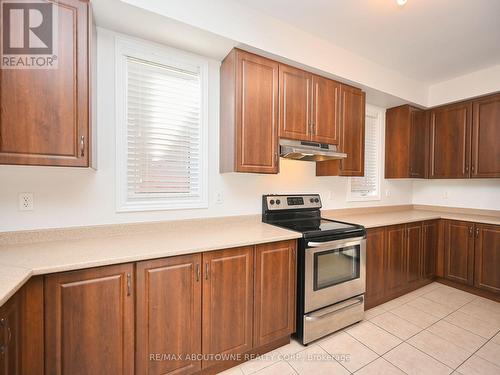 1314 Granrock Crescent, Mississauga, ON - Indoor Photo Showing Kitchen
