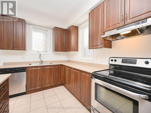 1314 Granrock Crescent, Mississauga, ON - Indoor Photo Showing Kitchen With Stainless Steel Kitchen With Double Sink