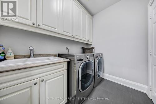 3336 Crompton Crescent, Mississauga, ON - Indoor Photo Showing Laundry Room