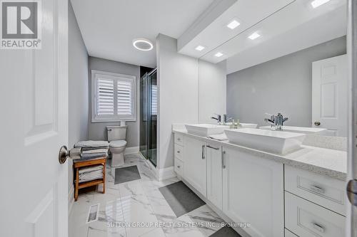 3336 Crompton Crescent, Mississauga, ON - Indoor Photo Showing Bathroom