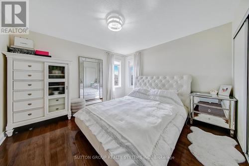 3336 Crompton Crescent, Mississauga, ON - Indoor Photo Showing Bedroom