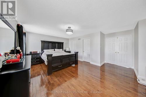3336 Crompton Crescent, Mississauga, ON - Indoor Photo Showing Bedroom