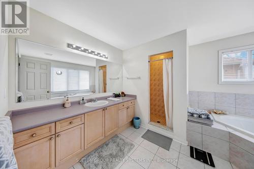 3336 Crompton Crescent, Mississauga, ON - Indoor Photo Showing Bathroom