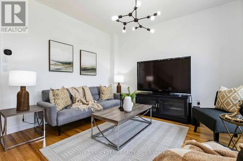 36 Dockside Way, Whitby, ON - Indoor Photo Showing Living Room