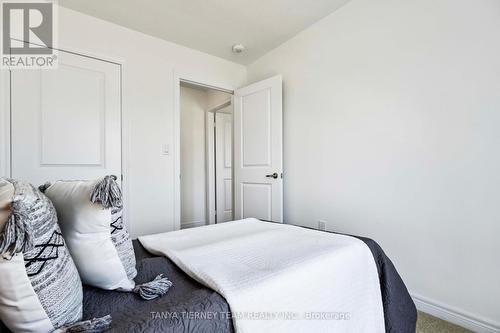 36 Dockside Way, Whitby, ON - Indoor Photo Showing Bedroom