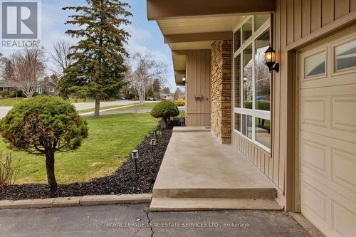 1106 Falgarwood Drive, Oakville, ON - Outdoor