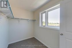 walk in closet 1 - 