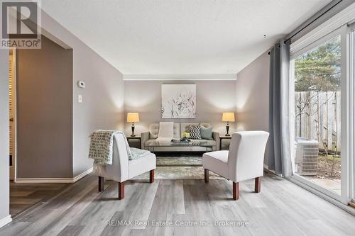 17 - 120 COUNTRY CLUB DRIVE  Guelph (Victoria North), ON N1E 3K7