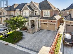 10 ERINTOWN CRESCENT Brampton, ON L6P 4H2