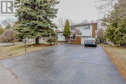 2463 APPLEWOOD DRIVE Oakville, ON L6L 1V7