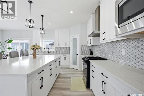 271 Dziadyk Manor, Saskatoon, SK - Indoor Photo Showing Kitchen With Upgraded Kitchen
