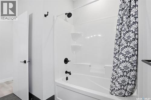 271 Dziadyk Manor, Saskatoon, SK - Indoor Photo Showing Bathroom