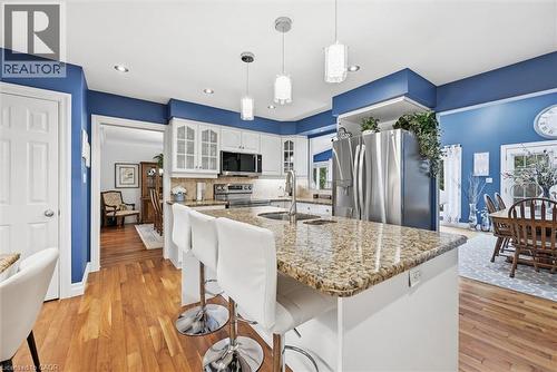 285 Glen Afton Drive, Burlington, ON - Indoor Photo Showing Kitchen With Stainless Steel Kitchen With Upgraded Kitchen