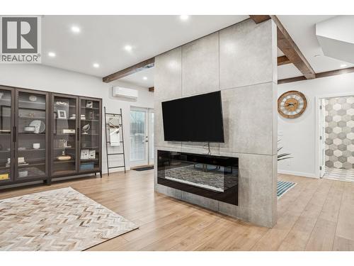 933 Mclean Drive, Vancouver, BC 