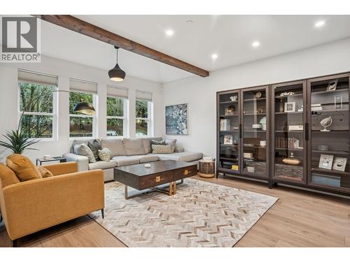 933 Mclean Drive, Vancouver, BC 