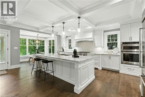 391 Patricia Drive, Burlington, ON - Indoor Photo Showing Kitchen With Upgraded Kitchen