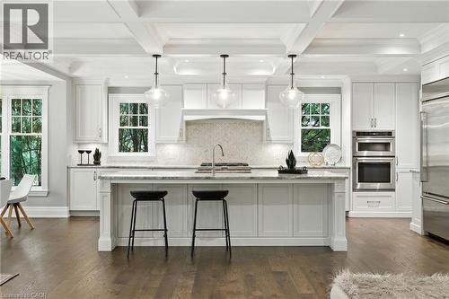 391 Patricia Drive, Burlington, ON - Indoor Photo Showing Kitchen With Upgraded Kitchen