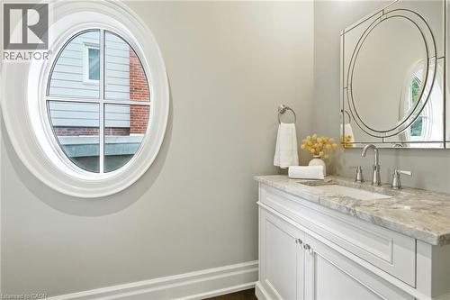 391 Patricia Drive, Burlington, ON - Indoor Photo Showing Bathroom