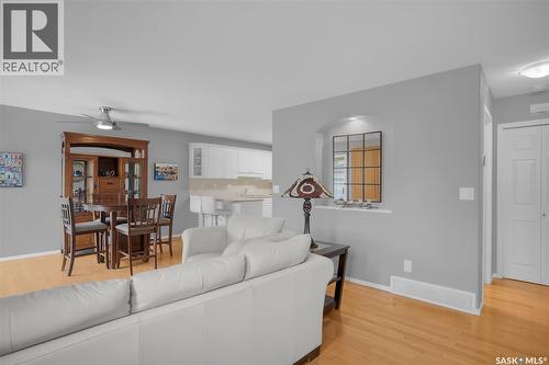 102A 425 Keevil Crescent, Saskatoon, SK - Indoor Photo Showing Living Room