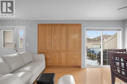 102A 425 Keevil Crescent, Saskatoon, SK - Indoor Photo Showing Living Room
