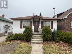 61 FAIRFIELD AVENUE Toronto, ON M8W 1R6