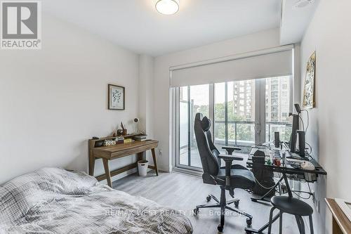 543 - 20 Inn On The Park Drive, Toronto, ON - Indoor