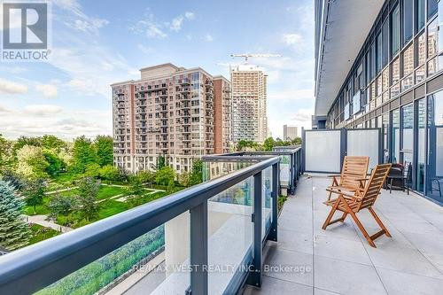 543 - 20 Inn On The Park Drive, Toronto, ON - Outdoor
