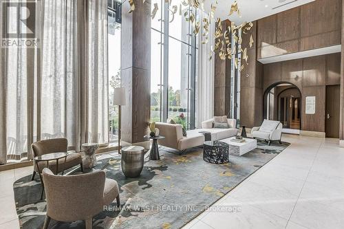 543 - 20 Inn On The Park Drive, Toronto, ON - Indoor