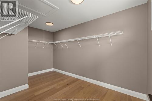 112 Bloomington, Chatham, ON - Indoor With Storage