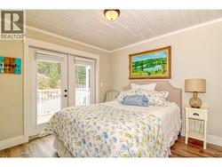 Main floor bed 2 - 
