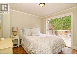 Main floor bed 1 - 