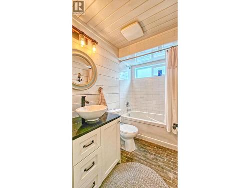 Main floor bath - 6746 Marbella Loop Unit# 304, Kelowna, BC - Indoor Photo Showing Bathroom