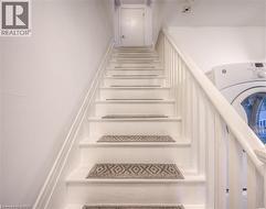 Stairs with washer / clothes dryer - 