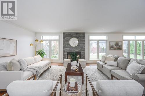 1615 Wickerson Gate, London South (South K), ON - Indoor Photo Showing Living Room
