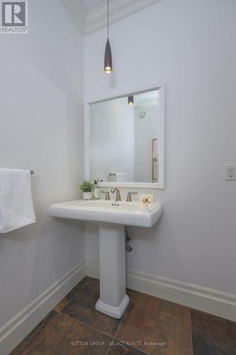 1615 Wickerson Gate, London South (South K), ON - Indoor Photo Showing Bathroom