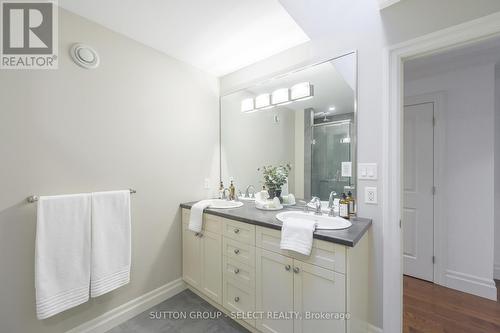 1615 Wickerson Gate, London South (South K), ON - Indoor Photo Showing Bathroom