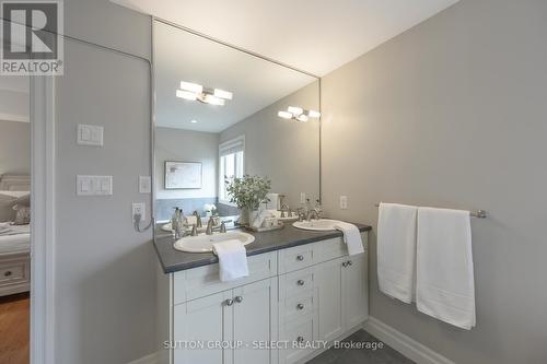 1615 Wickerson Gate, London South (South K), ON - Indoor Photo Showing Bathroom