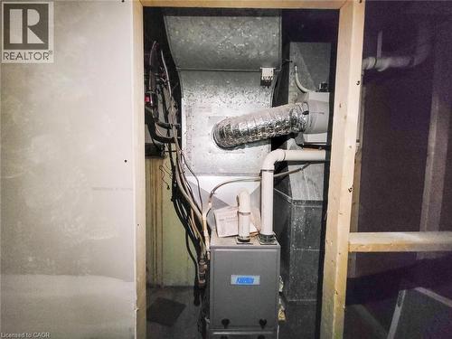 208 East 32Nd Street, Hamilton, ON - Indoor Photo Showing Basement