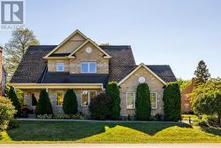 38 HOBIN STREET Ottawa, ON K2S 1G8